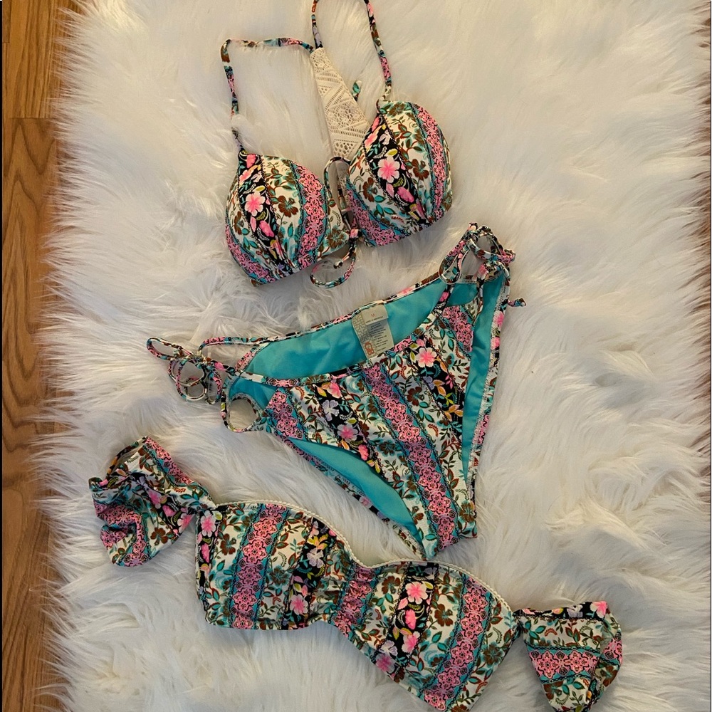 🌺 Floral Bikini with 2 top options. Super cute!